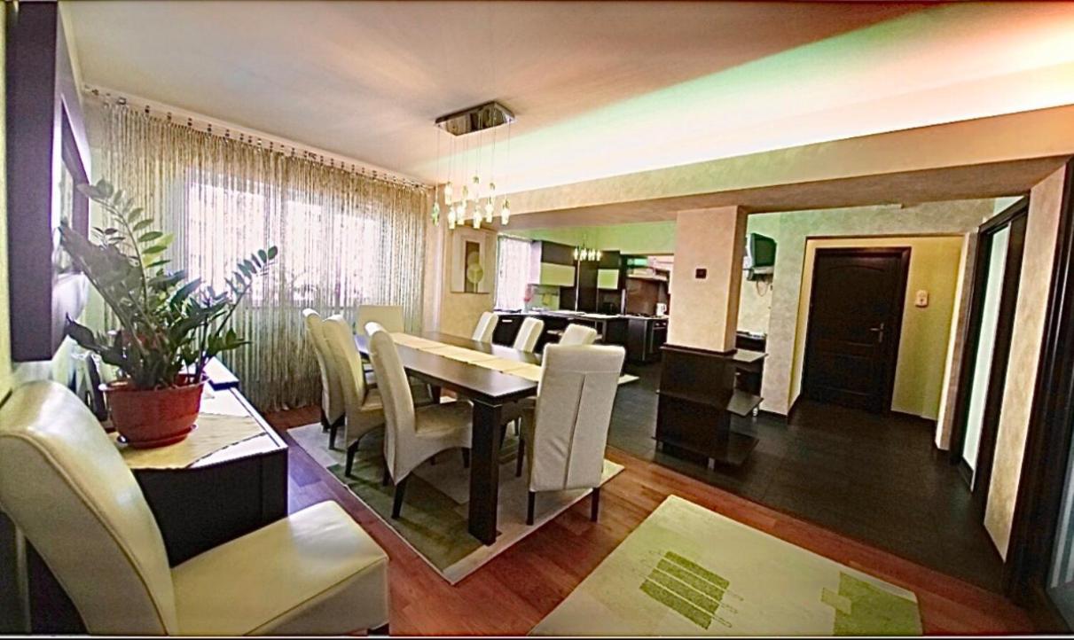 Central Apartment 4 Rooms Braşov Exteriör bild