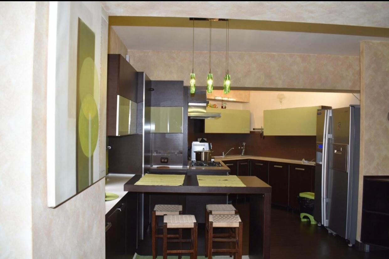 Central Apartment 4 Rooms Braşov Exteriör bild