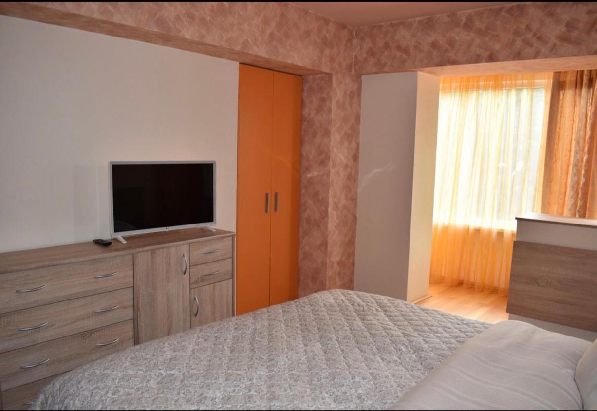 Central Apartment 4 Rooms Braşov Exteriör bild